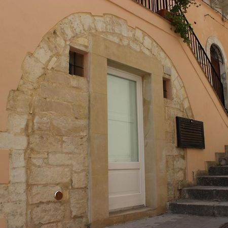 Baroni Giampiccolo Suite Ragusa Bagian luar foto