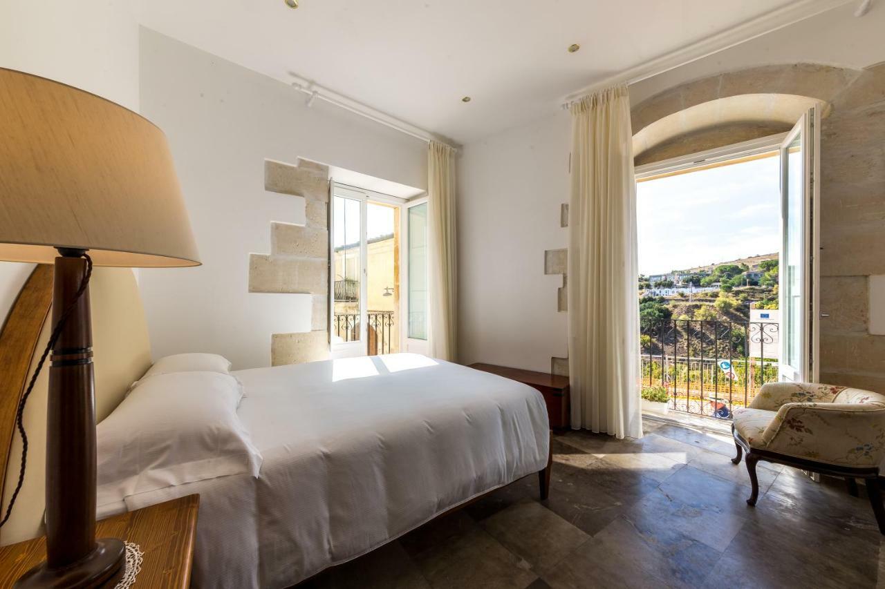 Baroni Giampiccolo Suite Ragusa Bagian luar foto