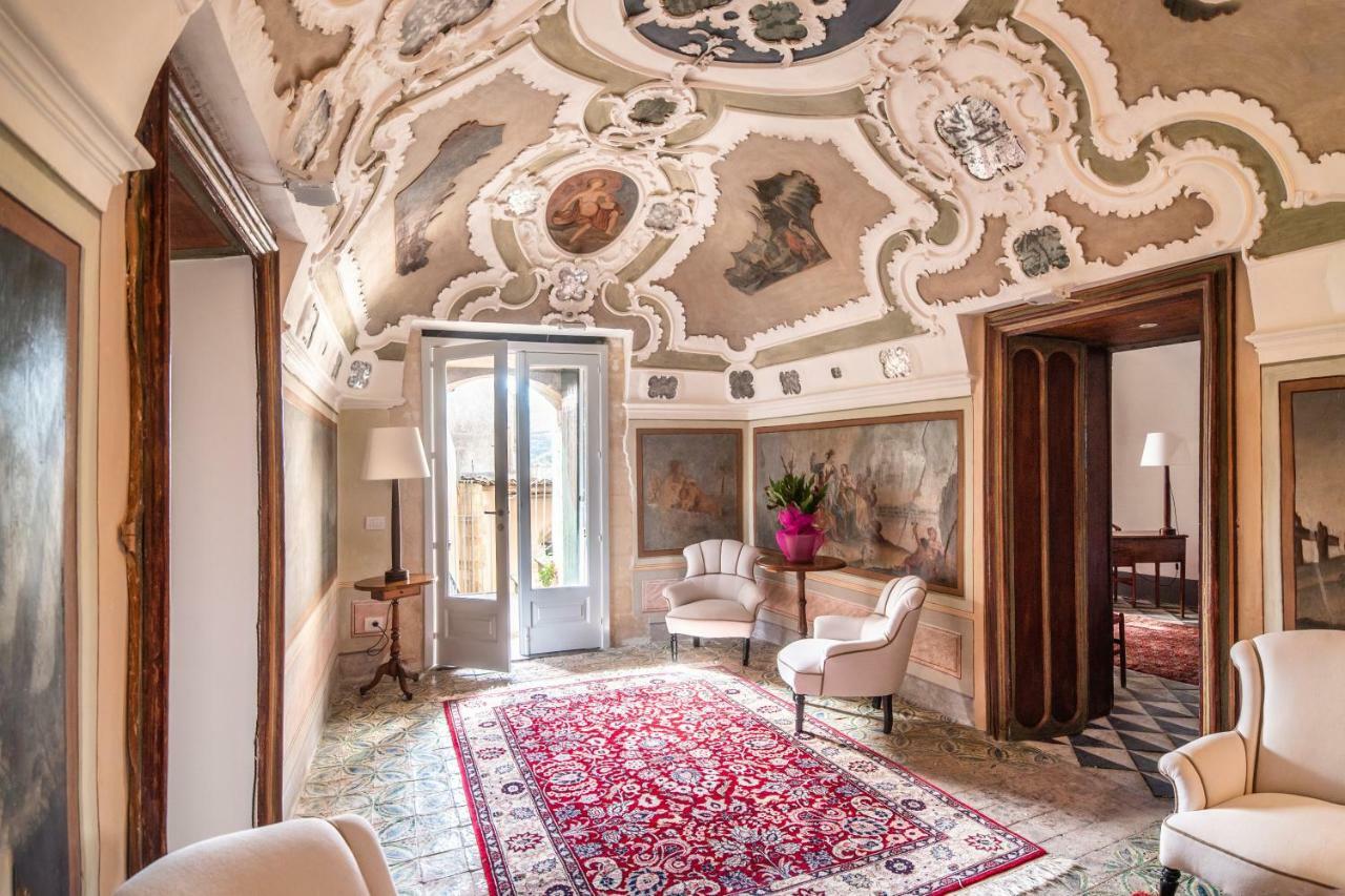 Baroni Giampiccolo Suite Ragusa Bagian luar foto